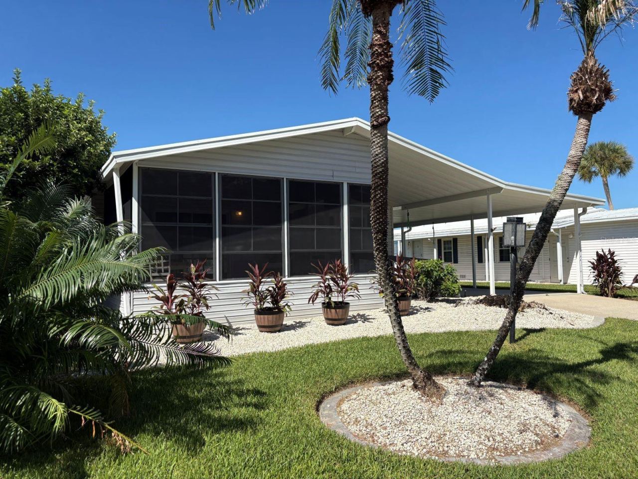 Photo 2 of 809 Starboard Ave, Edgewater, FL 32141