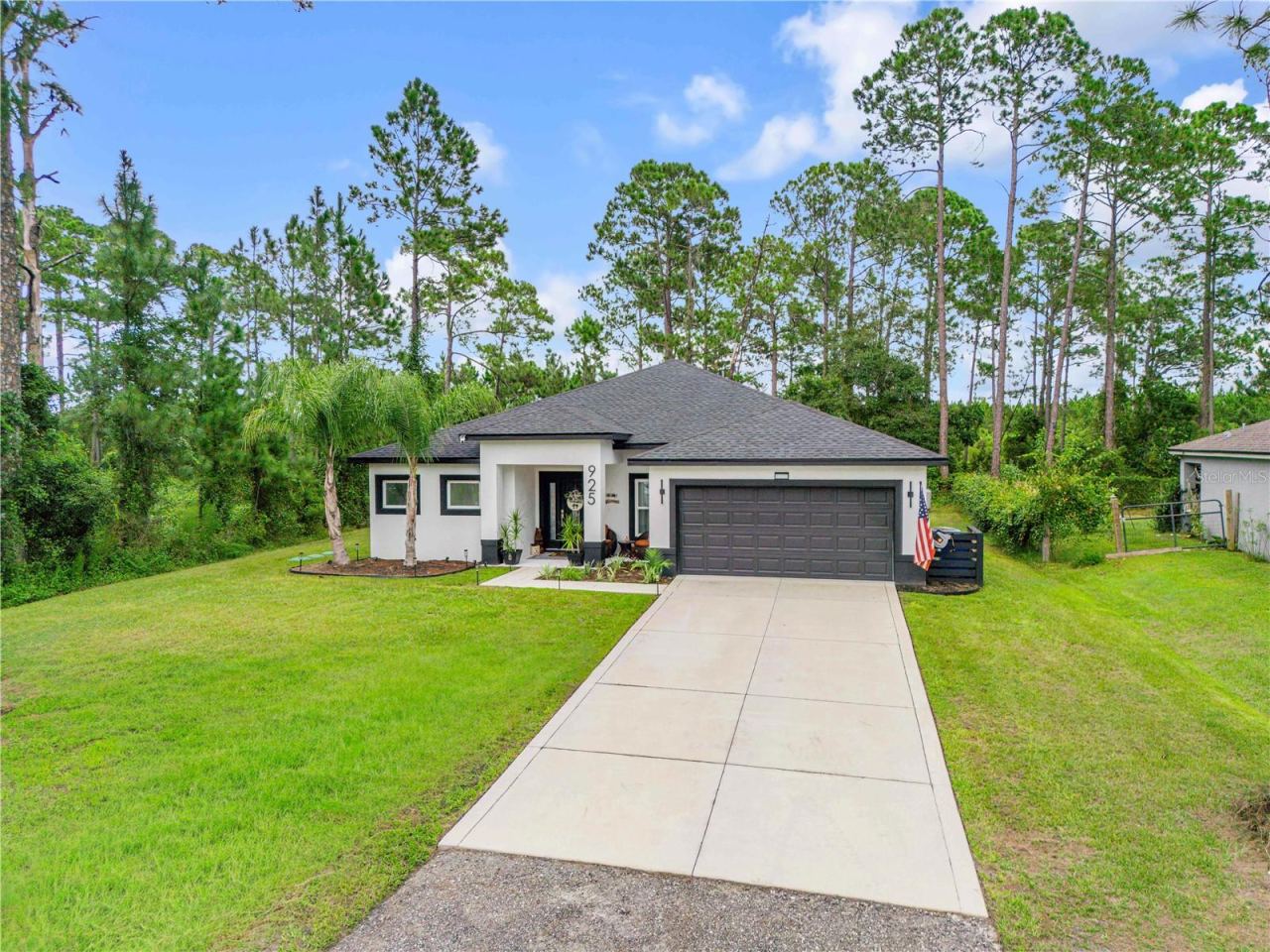 Photo 2 of 925 11th Ave, Deland, FL 32724
