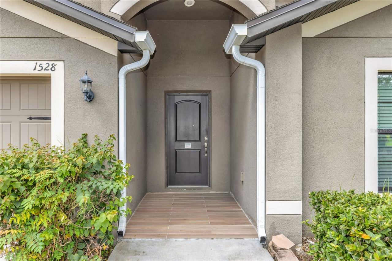 Photo 3 of 1528 E Falmouth Ave, Deltona, FL 32725
