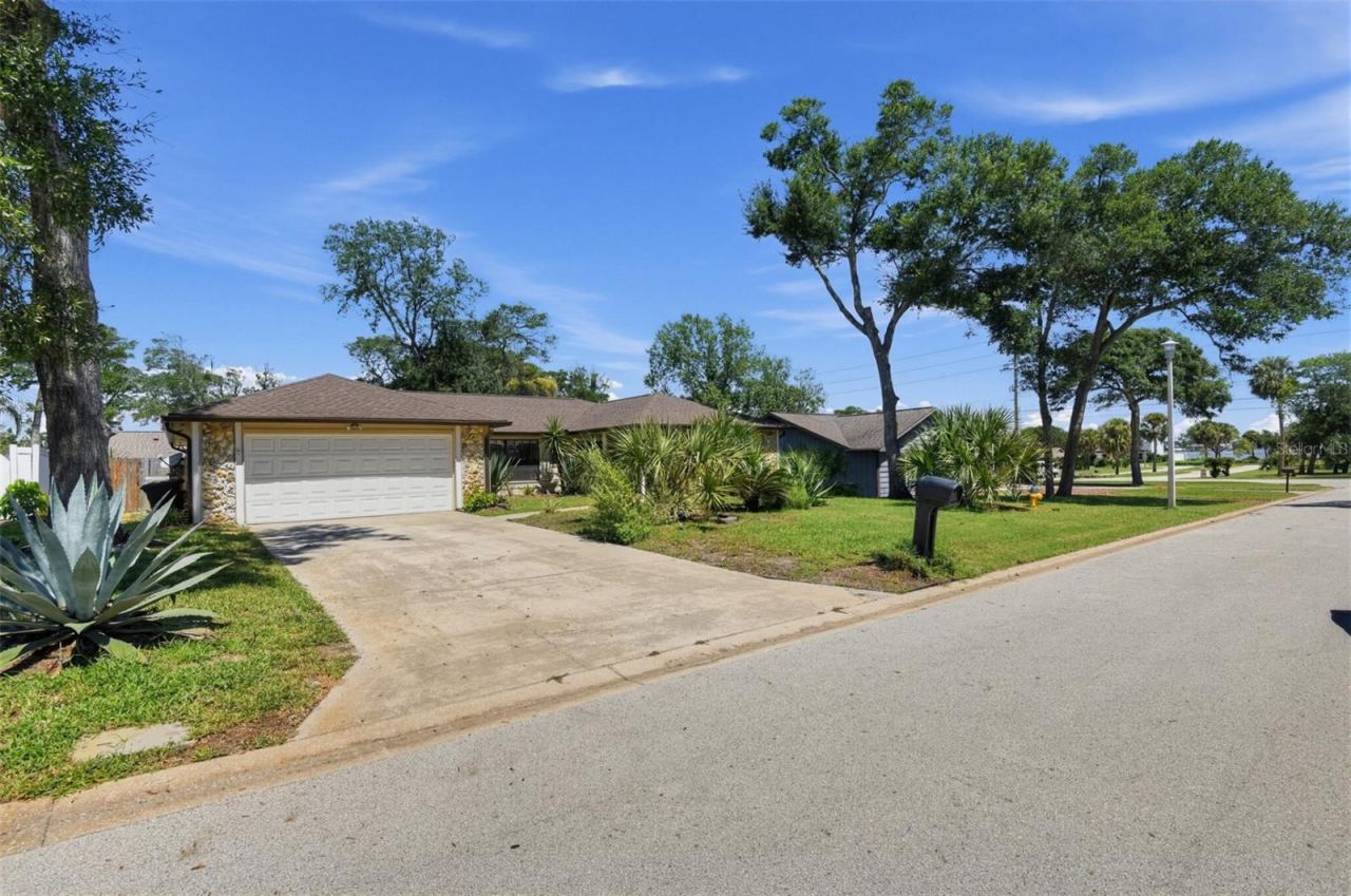 Photo 2 of 3 Bridget Ter, Ormond Beach, FL 32174