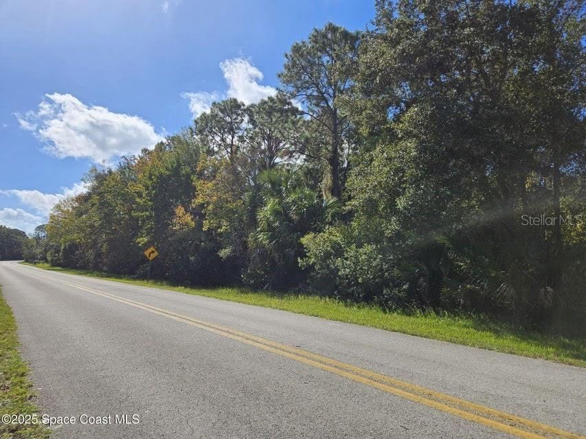 Photo 2 of 4600 Beacon Light Rd, Edgewater, FL 32141