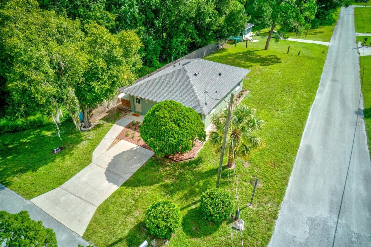 Photo 3 of 219 Cummings St, Oak Hill, FL 32759