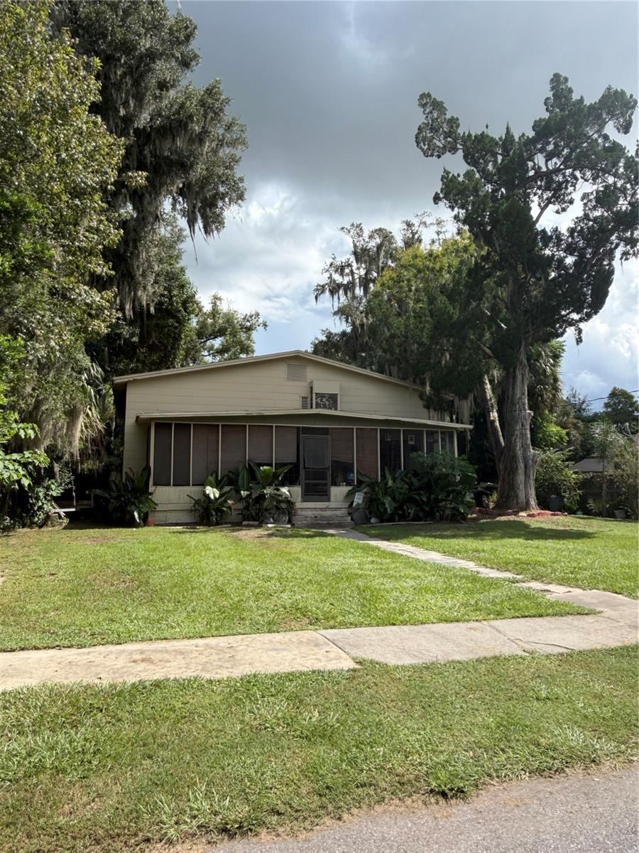 Photo 2 of 730 Lindley Blvd, Deland, FL 32724
