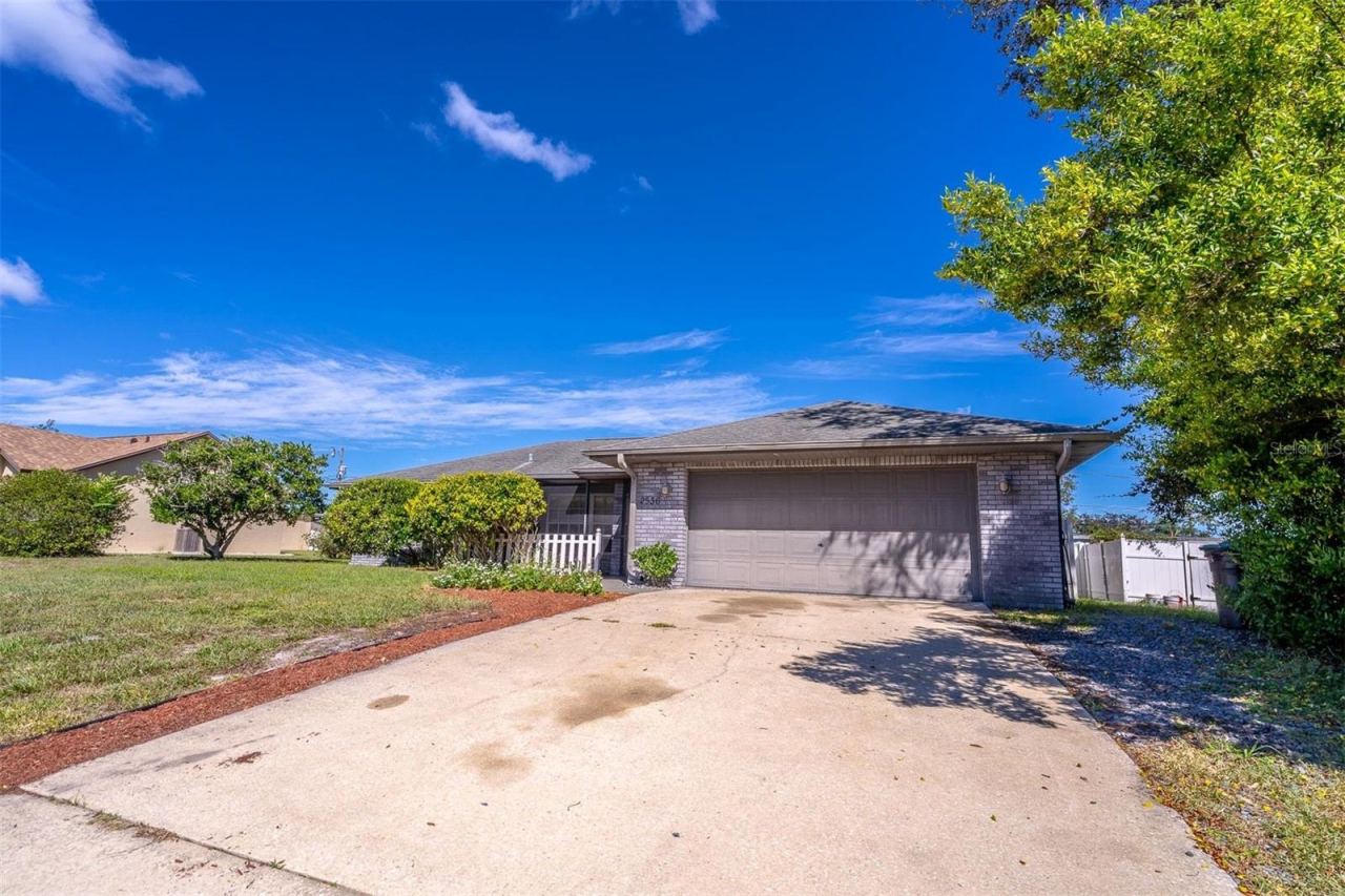 Photo 2 of 2536 Treehaven Dr, Deltona, FL 32738