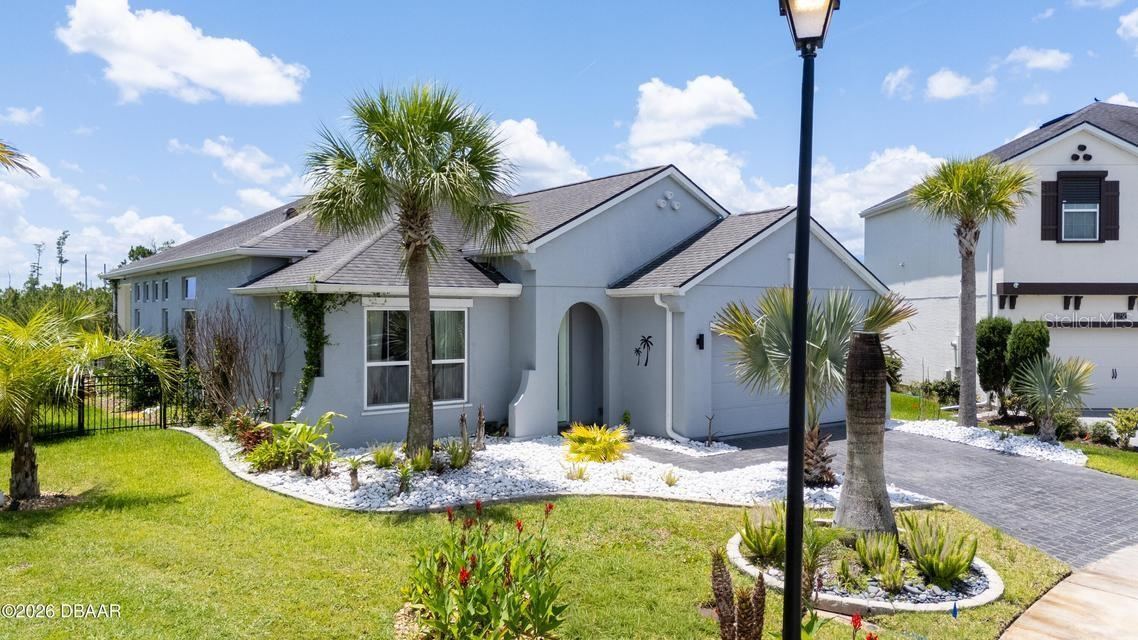 Photo 3 of 171 Azure Ct, Daytona Beach, FL 32124