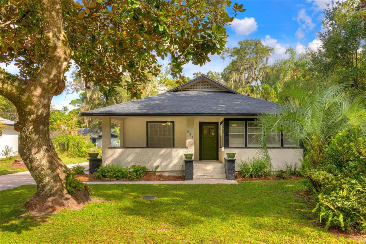 641 E Pennsylvania Ave, Deland, FL 32724