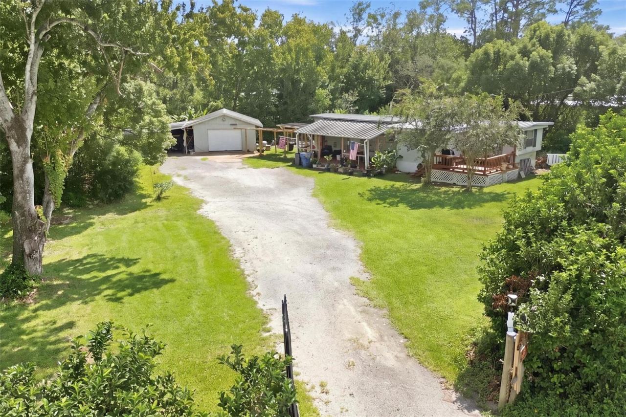 Photo 2 of 498 King Charles Cir, Deland, FL 32724