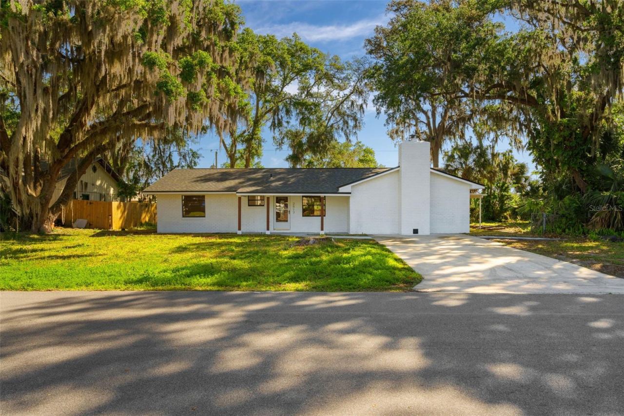 Photo 2 of 2517 Royal Palm Dr, Edgewater, FL 32141