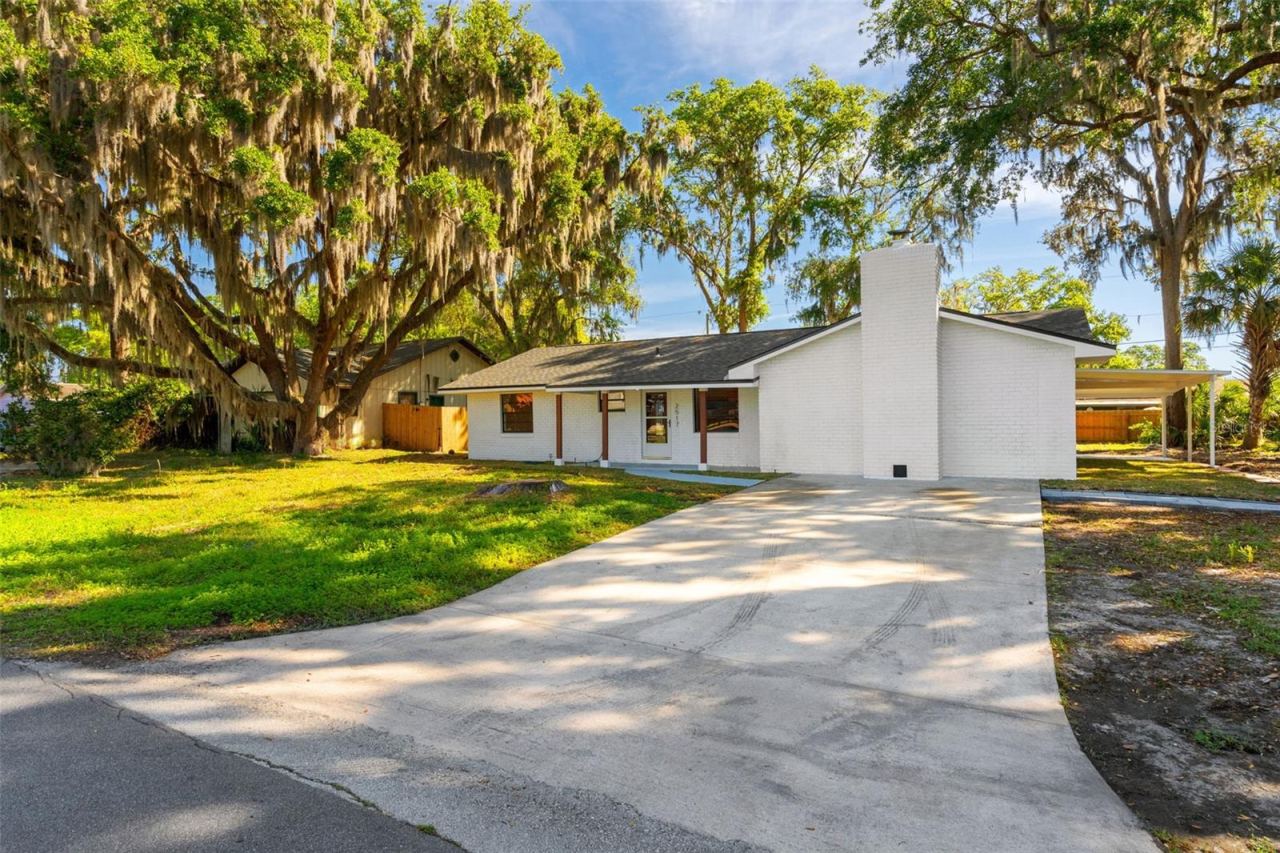 Photo 3 of 2517 Royal Palm Dr, Edgewater, FL 32141
