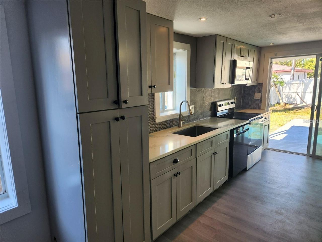 Photo 3 of 1174 Bryn Mawr Dr, Daytona Beach, FL 32114