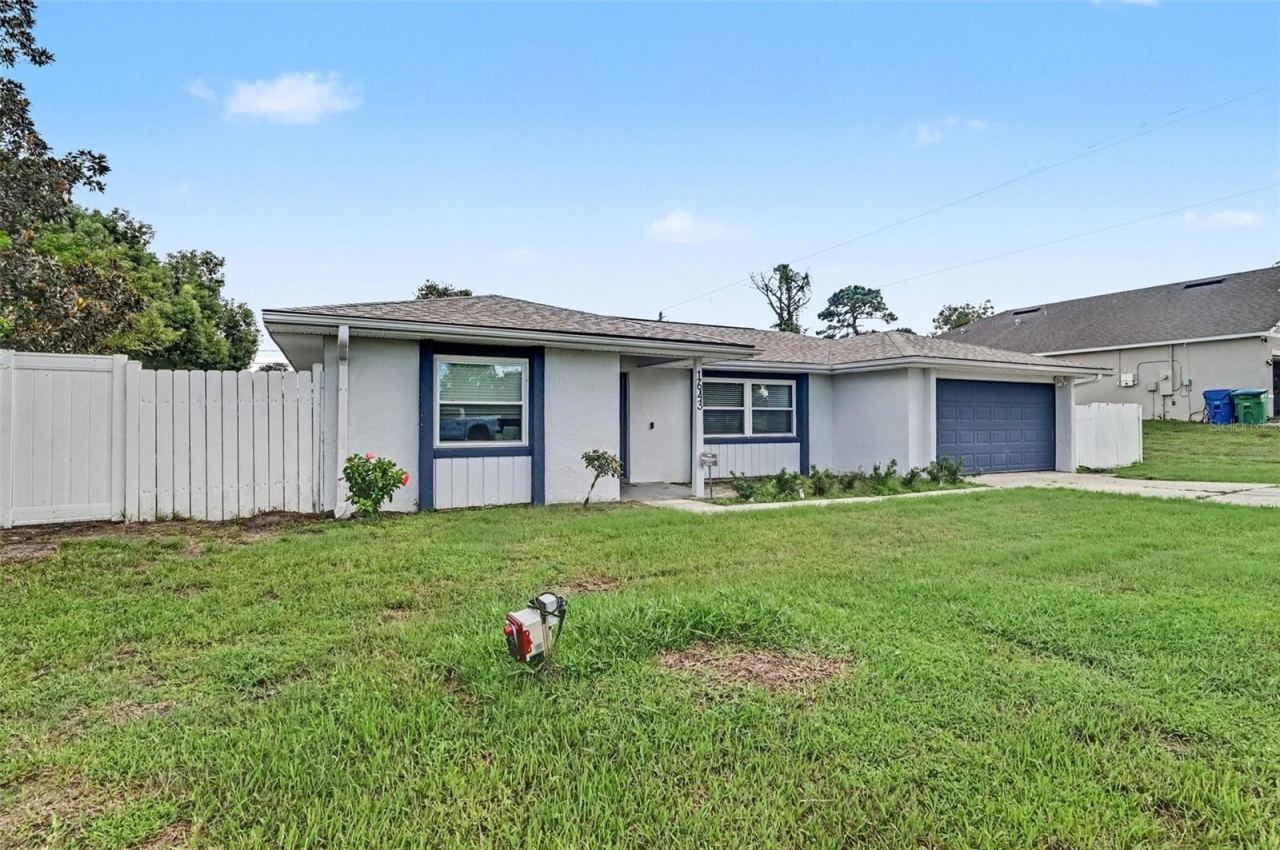 Photo 3 of 1643 Pendleton St, Deltona, FL 32725