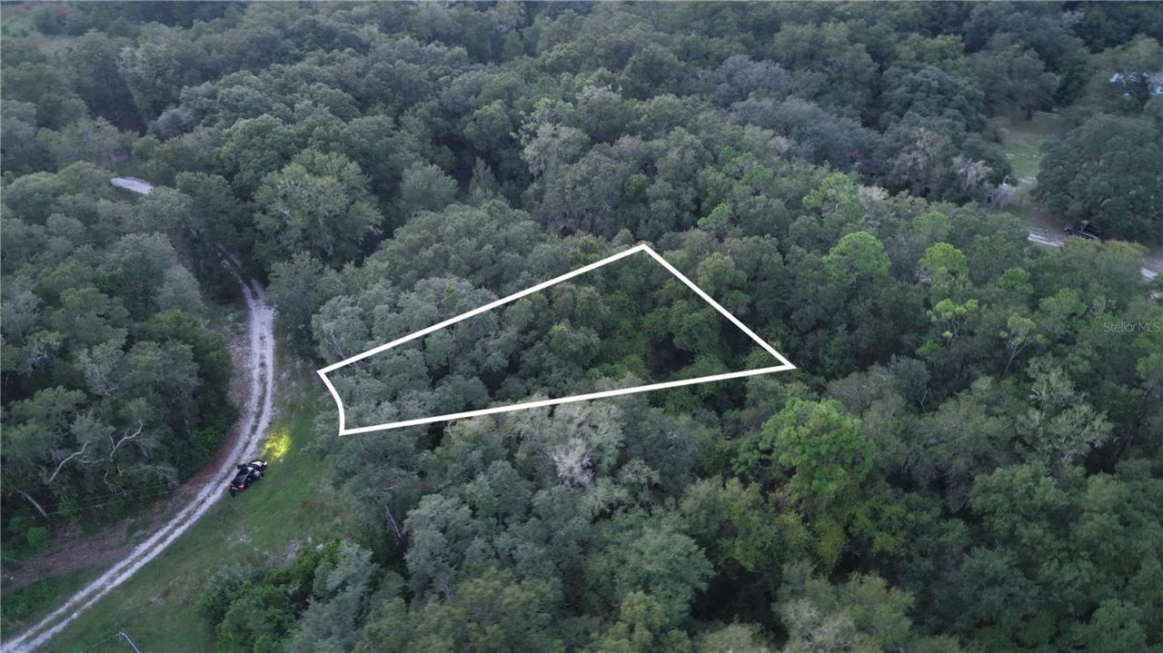 Photo 4 of 112 & 114 Grove Dr, Crescent City, FL 32112