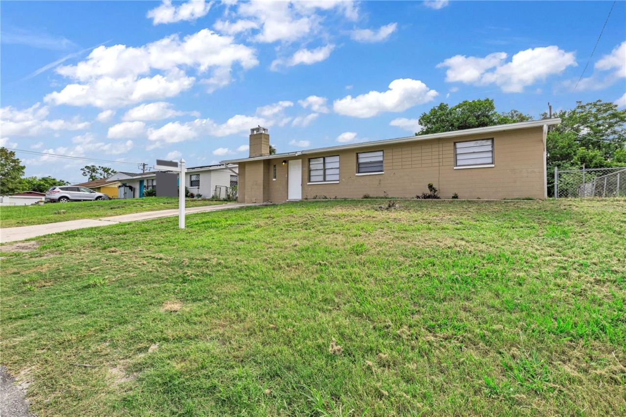Photo 2 of 1031 Cadillac Dr, Daytona Beach, FL 32117