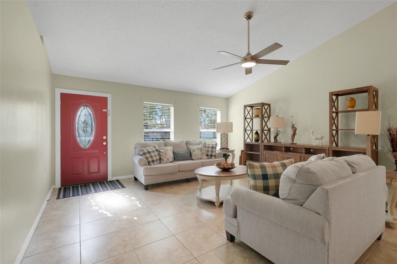 Photo 3 of 2031 Berrien Dr, Deltona, FL 32738