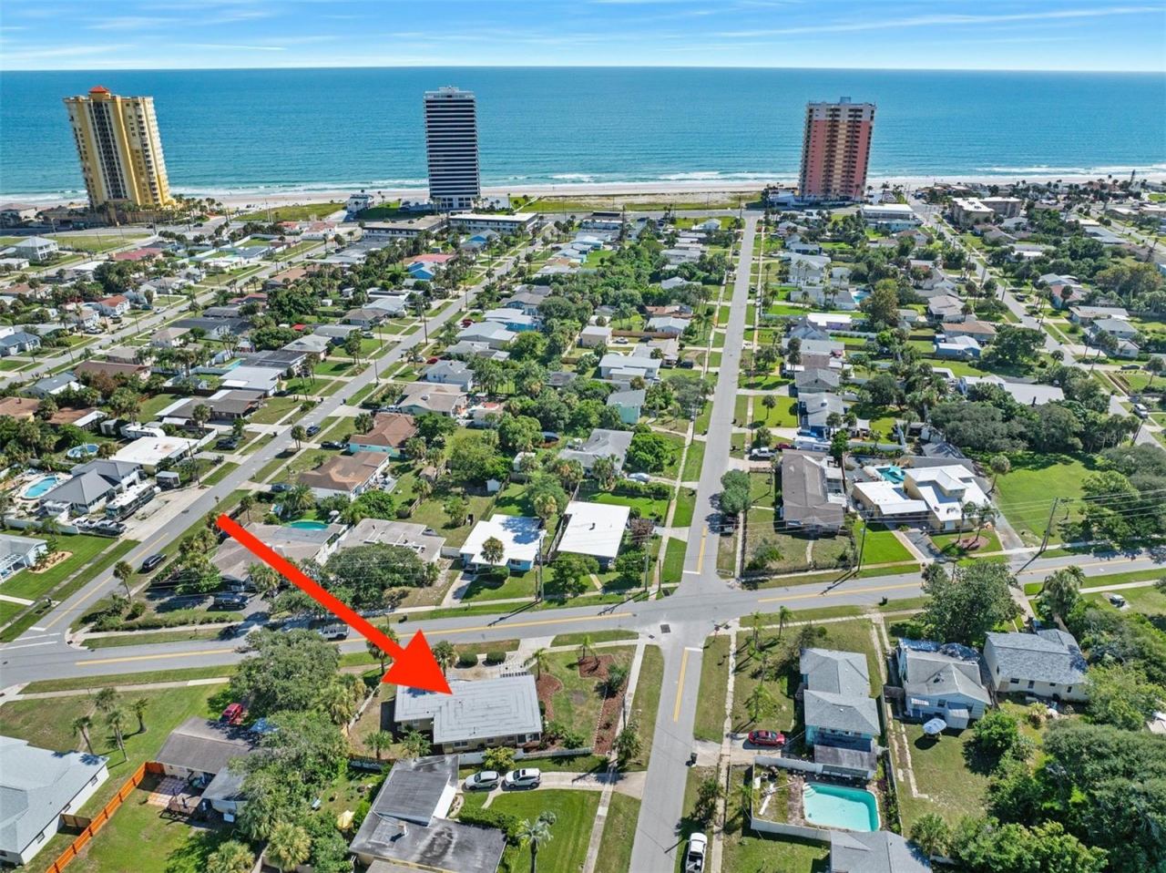 Photo 3 of 2001 N Oleander Ave, Daytona Beach, FL 32118