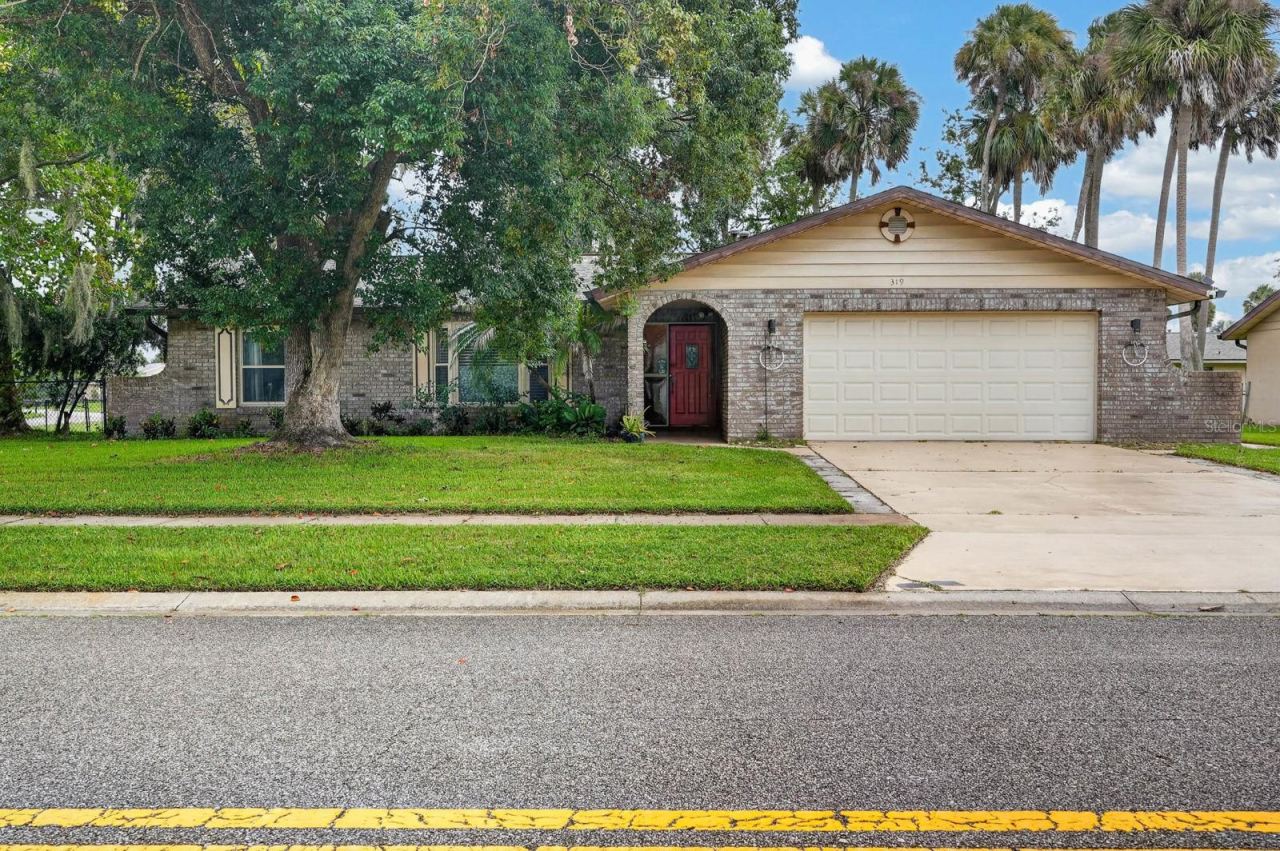 319 Quaker Ridge Dr, Daytona Beach, FL 32119