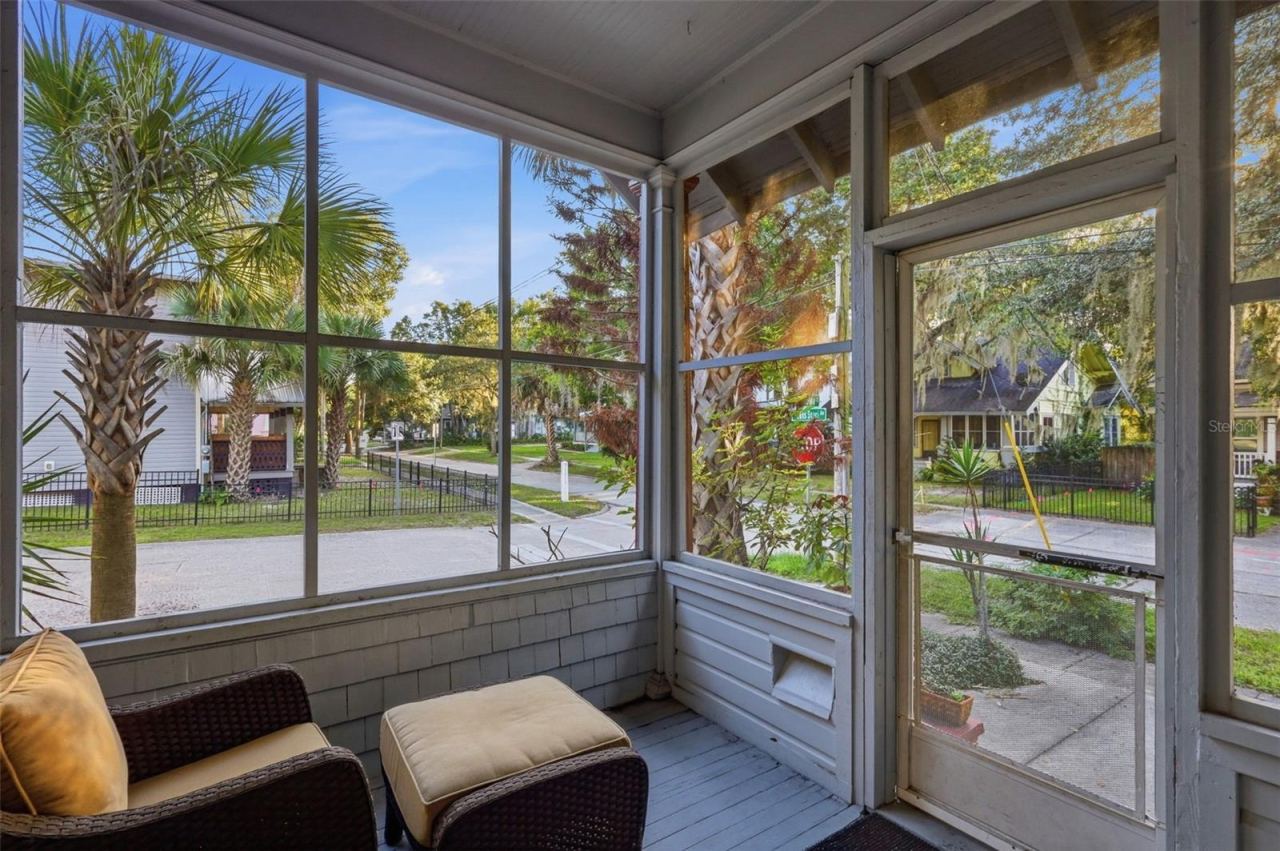 Photo 3 of 235 N Sans Souci Ave, Deland, FL 32720