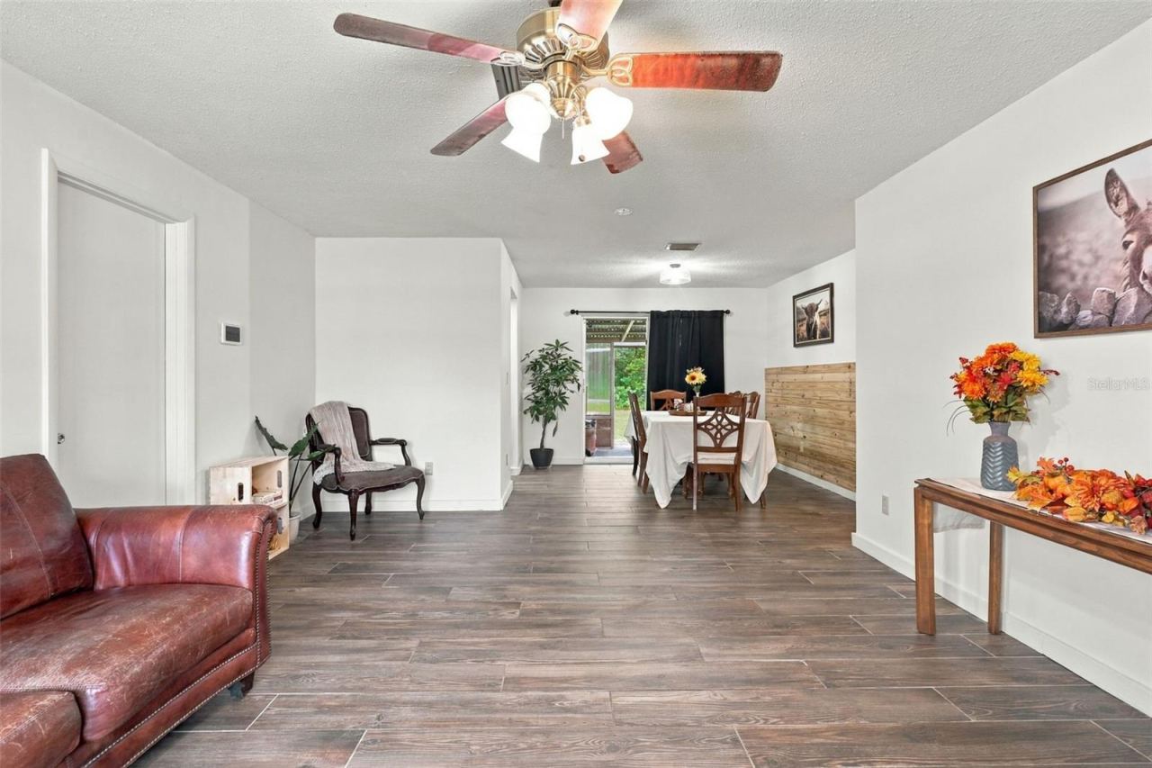Photo 2 of 1085 Eagles Nest Ave, Deltona, FL 32725