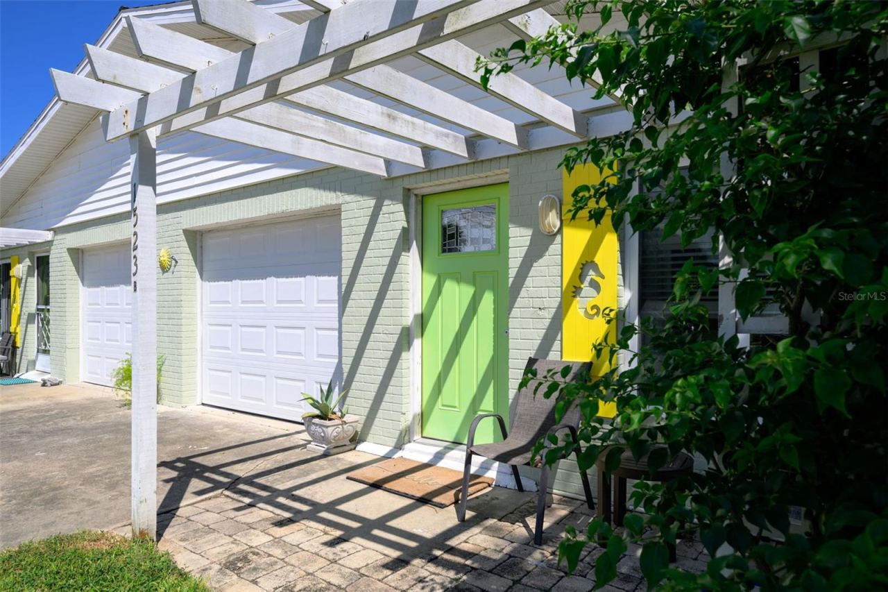 Photo 3 of 1523 S Daytona Ave, Flagler Beach, FL 32136