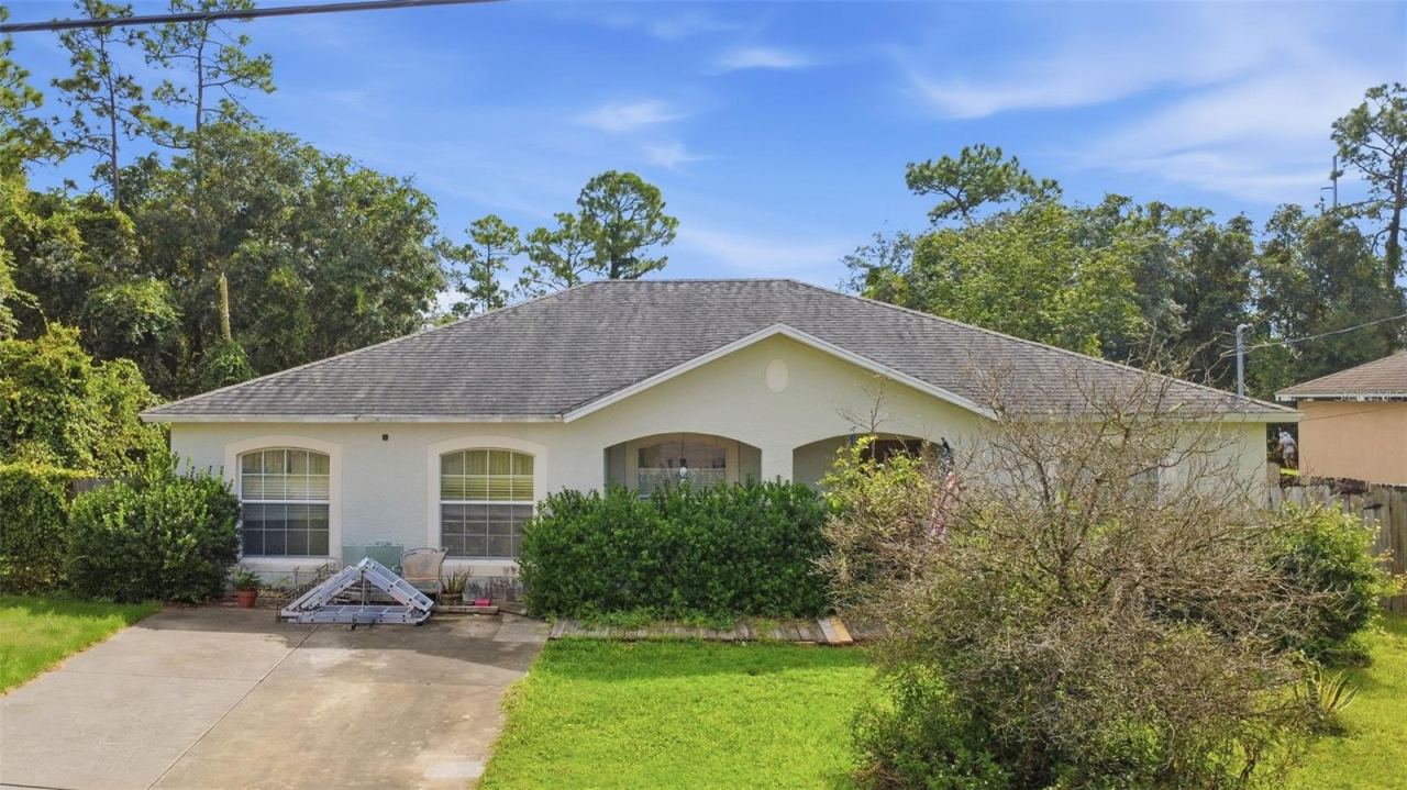 Photo 3 of 1045 8th Ave, Deland, FL 32724