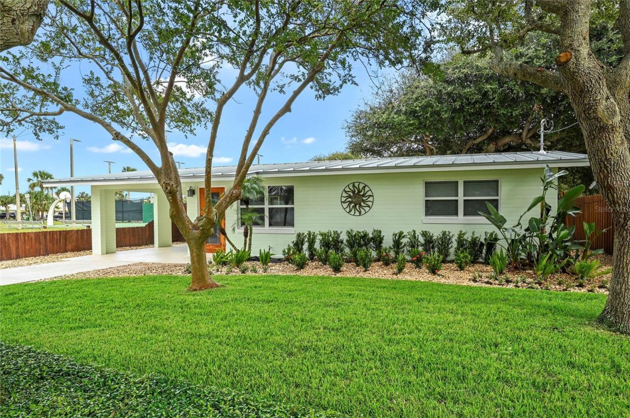 Photo 3 of 511 Evergreen St, New Smyrna Beach, FL 32169