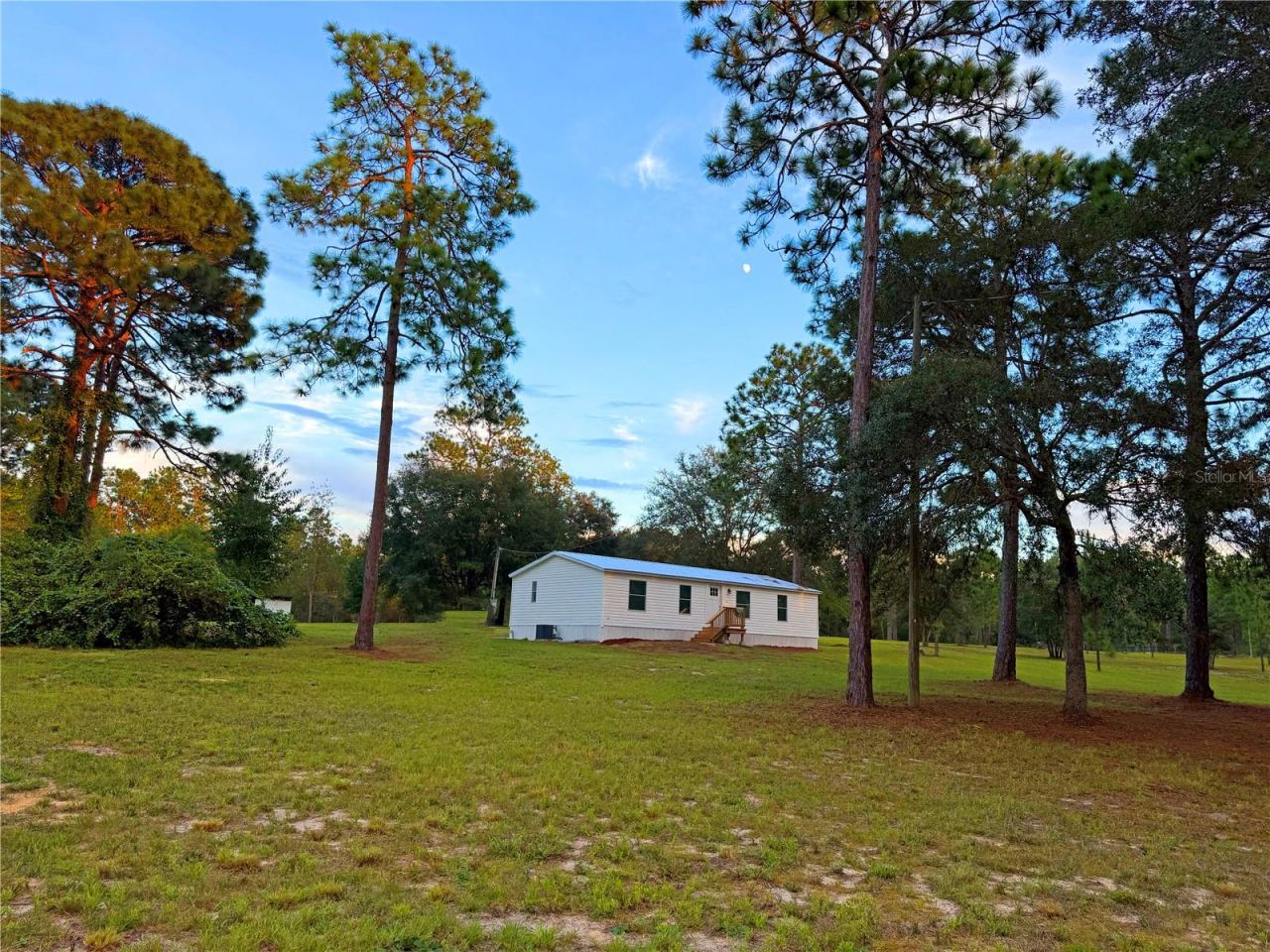 Photo 3 of 104 Doe Trl, Hawthorne, FL 32640