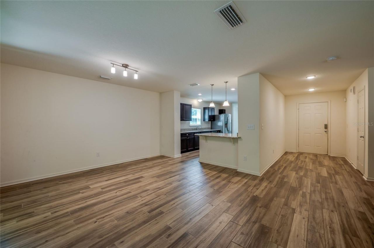 Photo 2 of 421 Champion Ridge Dr, Daytona Beach, FL 32124
