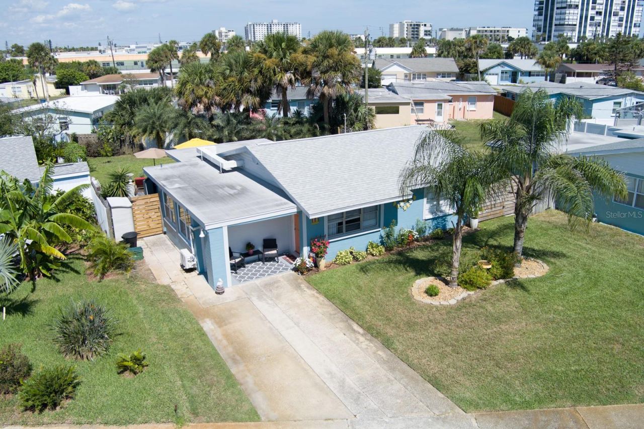 Photo 2 of 14 Tropical Dr, Ormond Beach, FL 32176