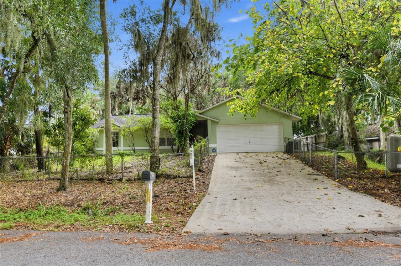 235 Toms Rd, Debary