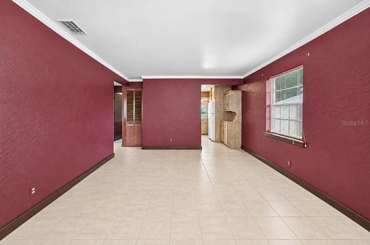 Photo 3 of 118 Palm Dr, Daytona Beach, FL 32117