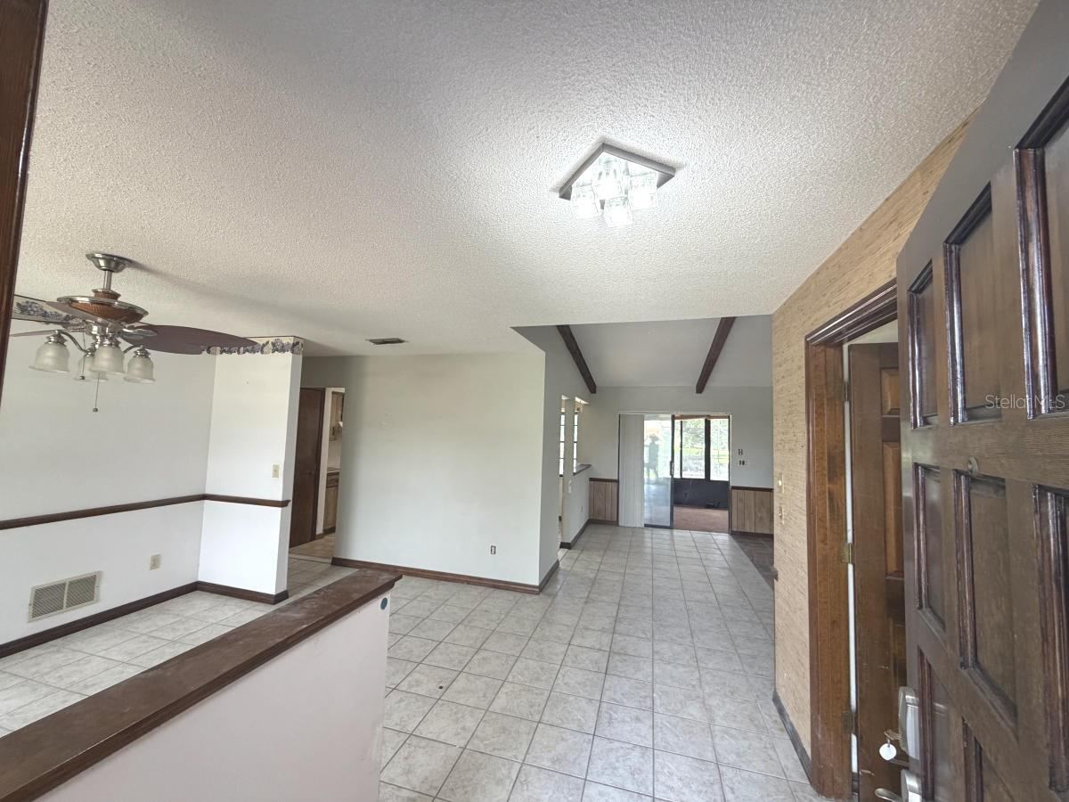 Photo 3 of 824 Black Duck Dr, Port Orange, FL 32127