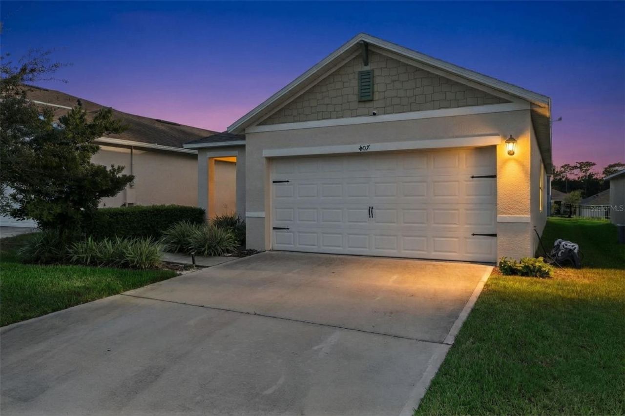 Photo 2 of 407 Charlotte Way, Deland, FL 32724