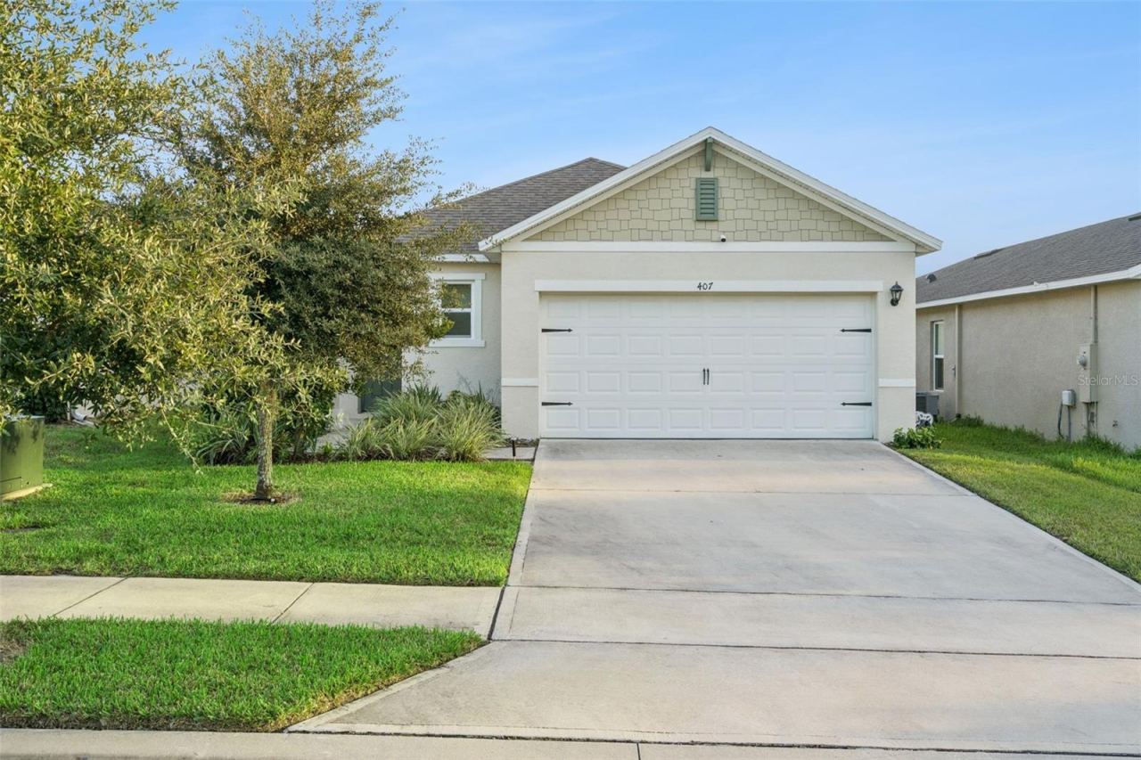 Photo 3 of 407 Charlotte Way, Deland, FL 32724