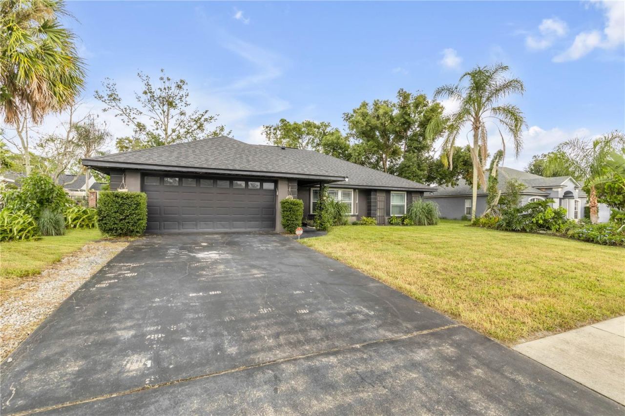 Photo 2 of 519 Birchwood Ln, Deltona, FL 32738