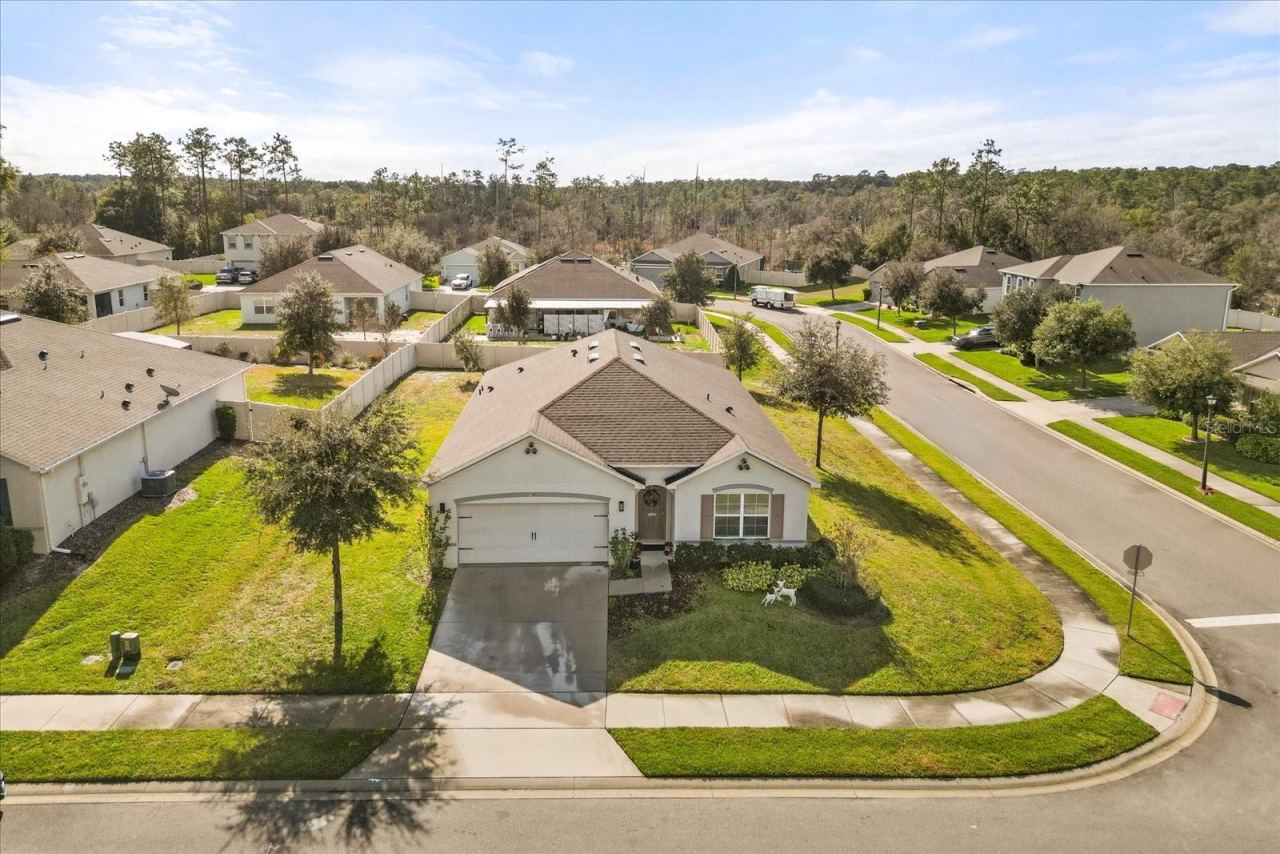 Photo 3 of 201 Wood Hollow Rd, Deland, FL 32724