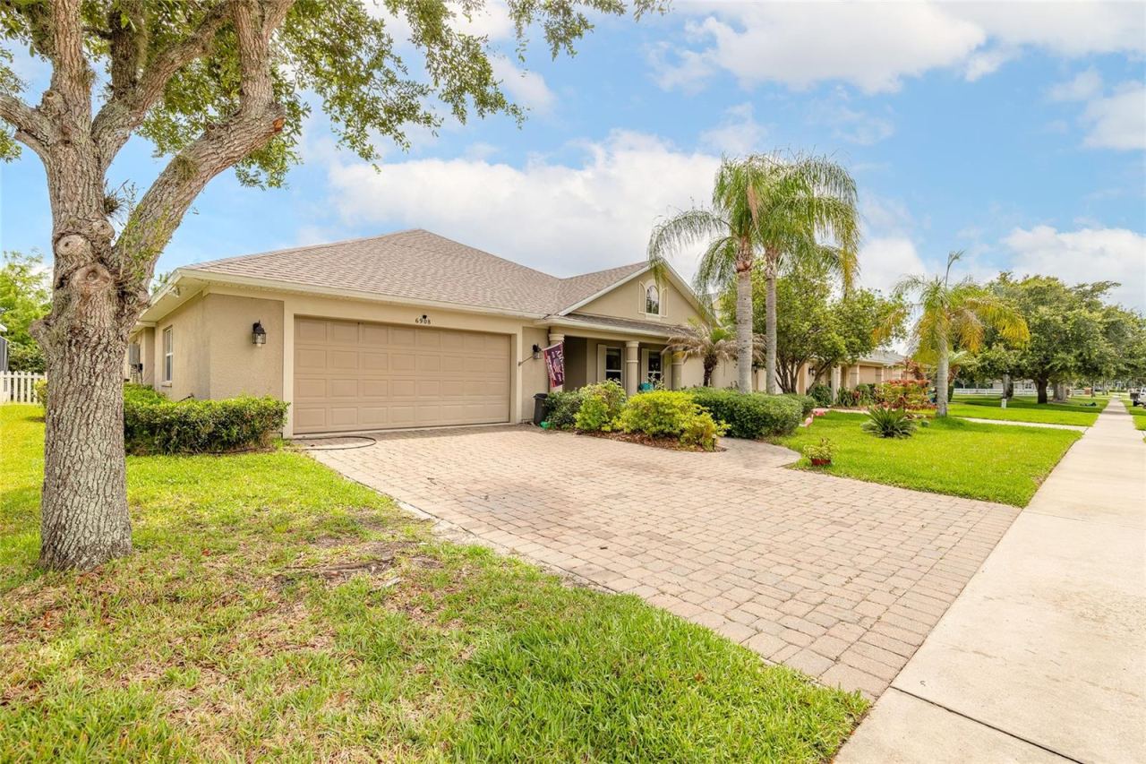 Photo 3 of 6908 Vintage Ln, Port Orange, FL 32128