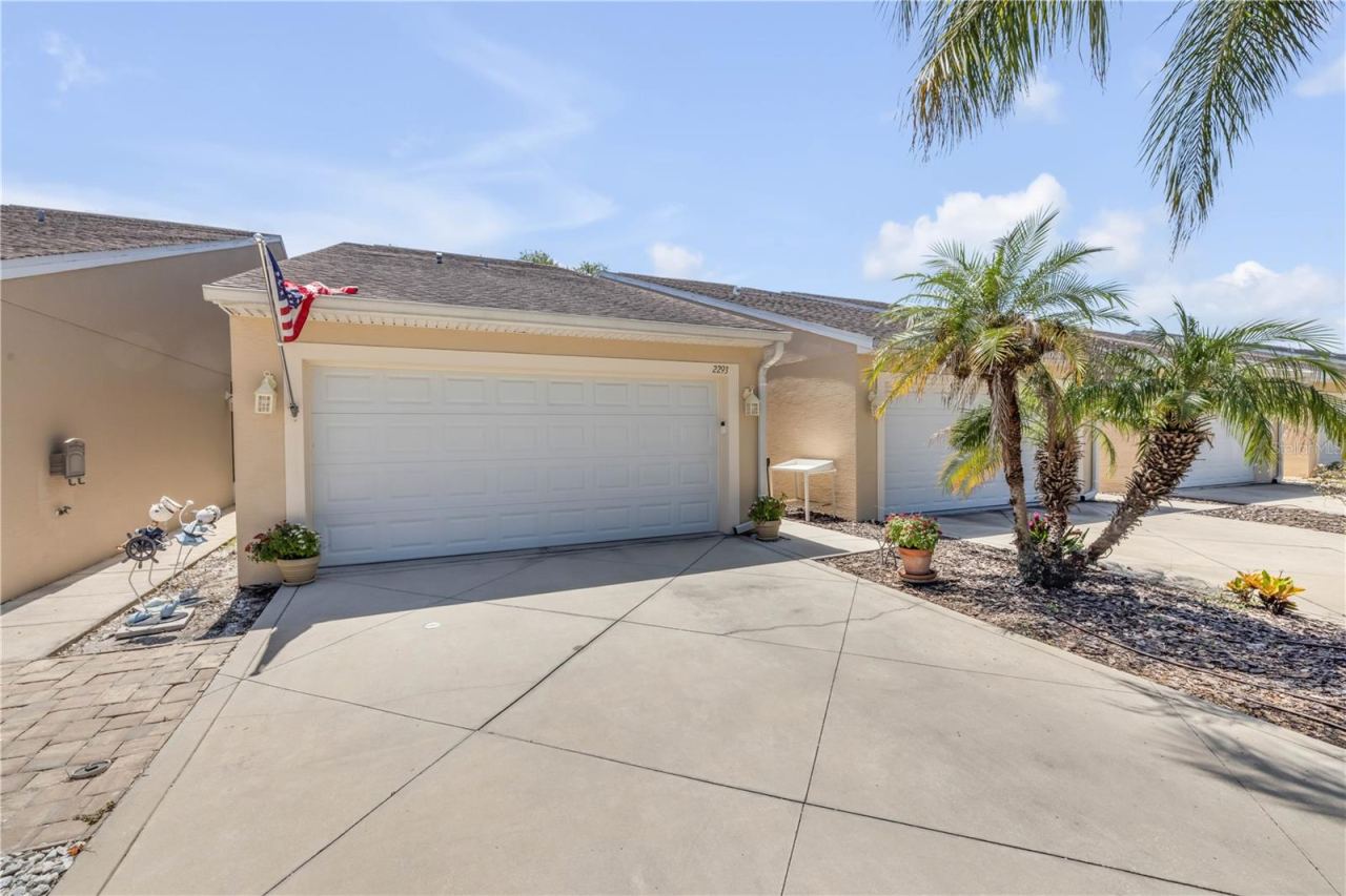 2293 Hawks Cove Cir, New Smyrna Beach