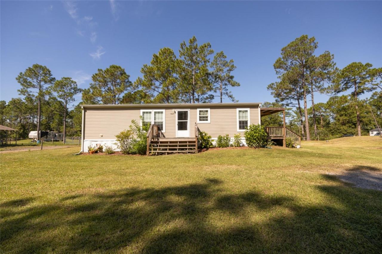 Photo 2 of 5607 Cherry Ln, Bunnell, FL 32110