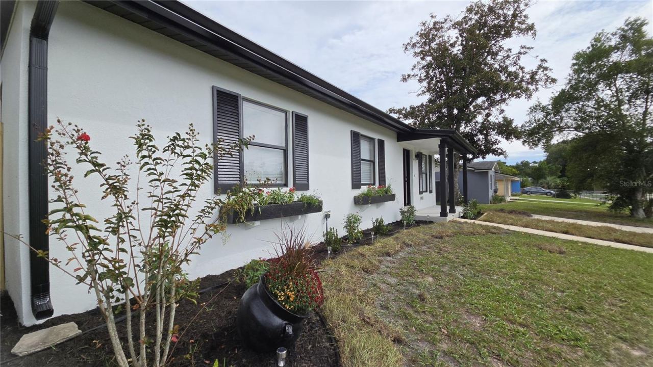 Photo 2 of 1031 Cobblestone Ave, Deltona, FL 32725