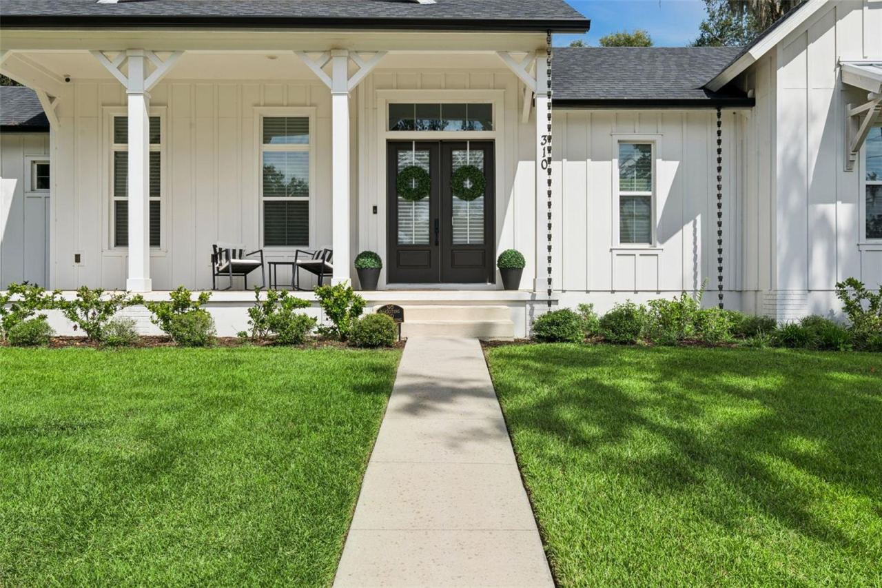 Photo 3 of 310 W Washington Ave, Lake Helen, FL 32744