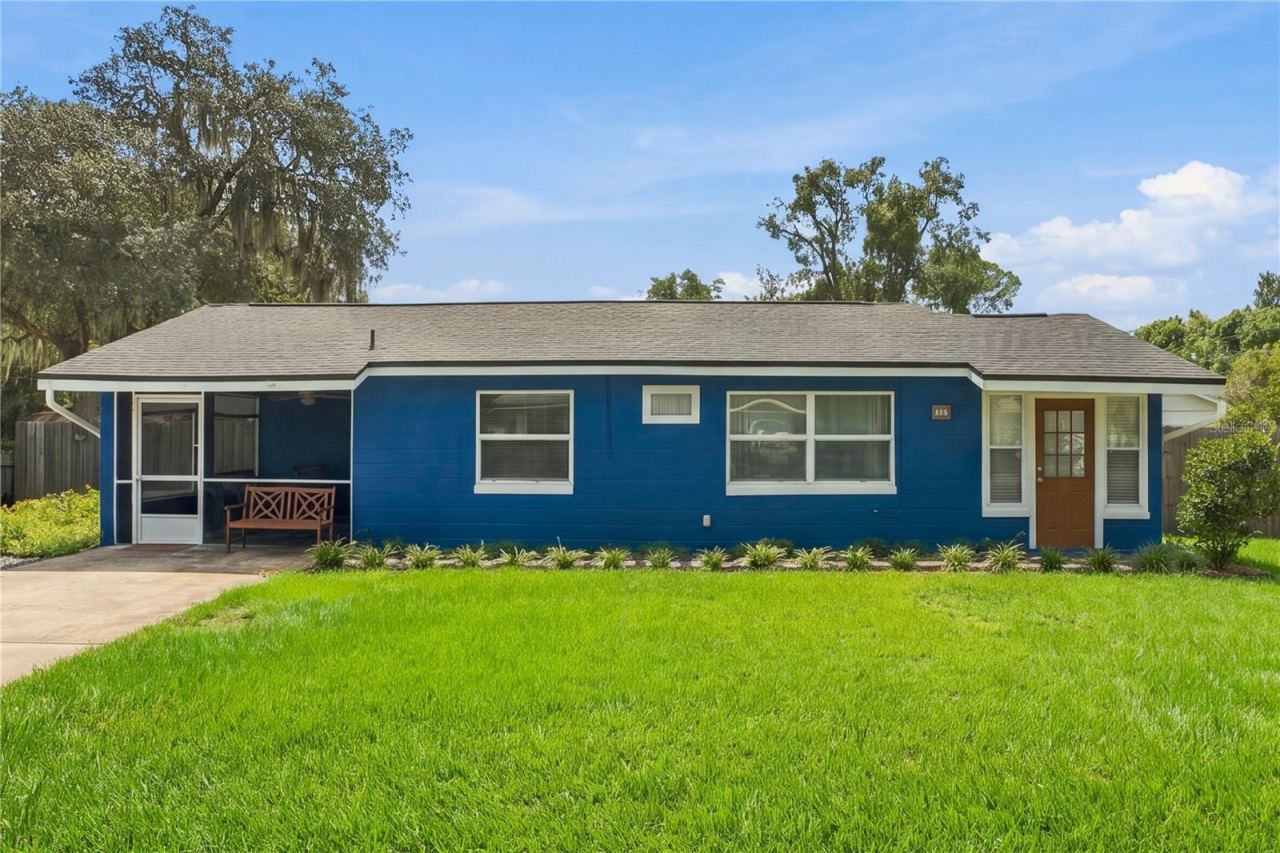 121 Angeles Rd, Debary