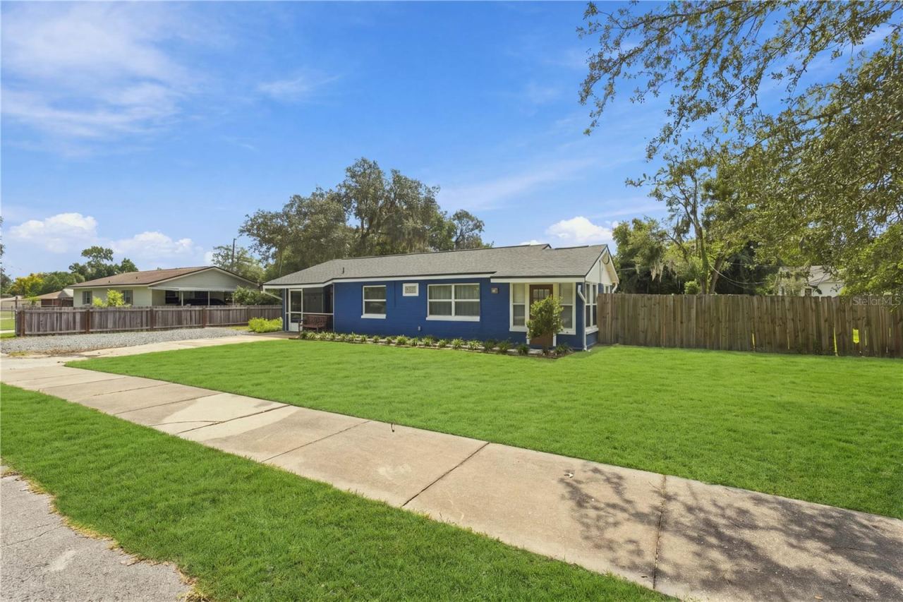 Photo 2 of 121 Angeles Rd, Debary, FL 32713