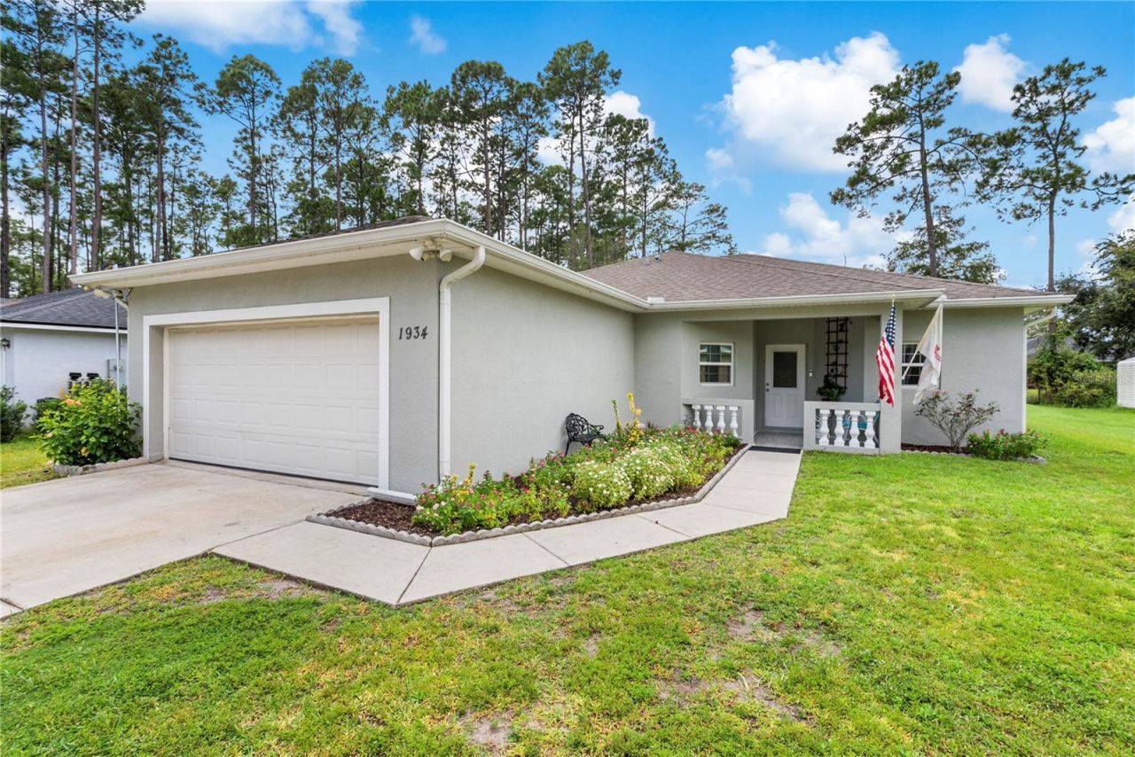 Photo 2 of 1934 10th Ave, Deland, FL 32724