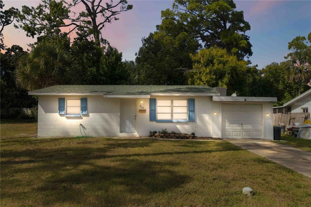 Photo 2 of 536 Olive St, South Daytona, FL 32119