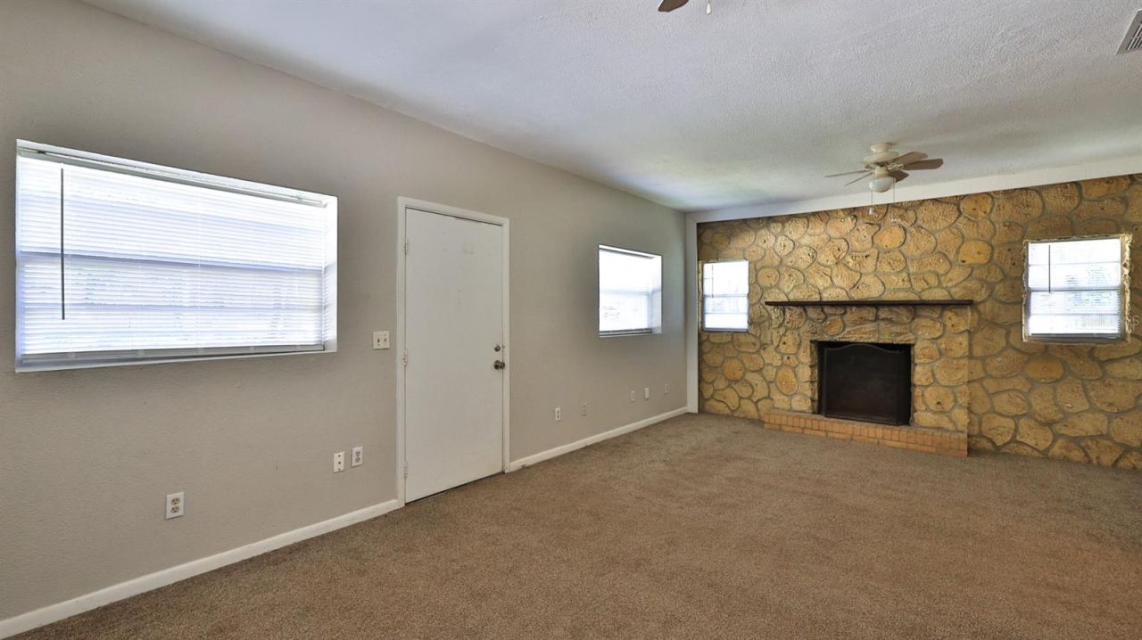 Photo 5 of 5150 N Ocean Shore Blvd, Palm Coast, FL 32137