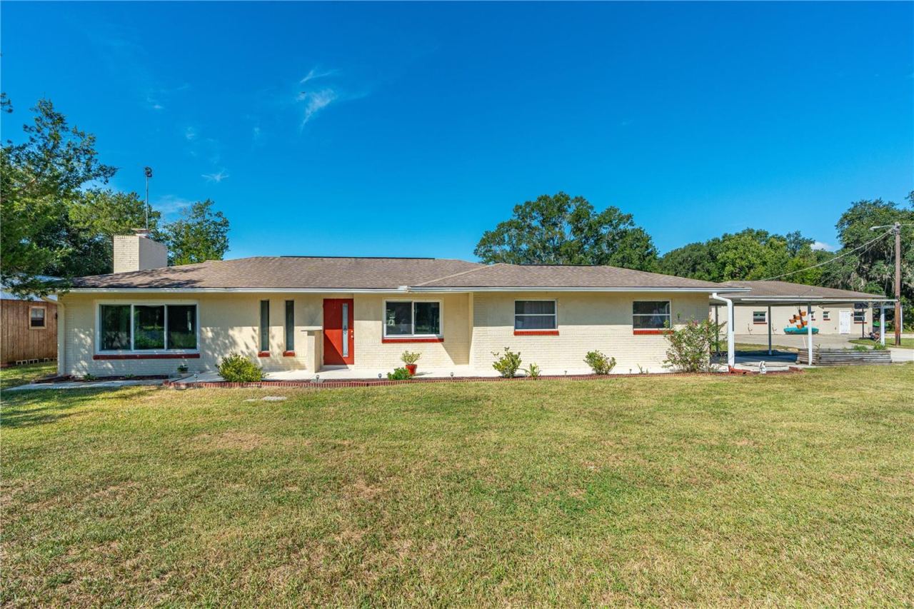 Photo 2 of 870 County Road 65, Bunnell, FL 32110