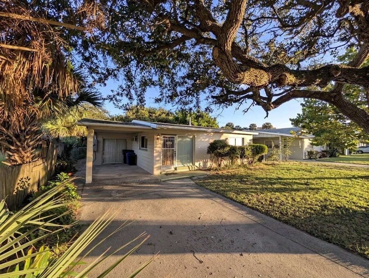 824 E 9th Ave, New Smyrna Beach, FL 32169