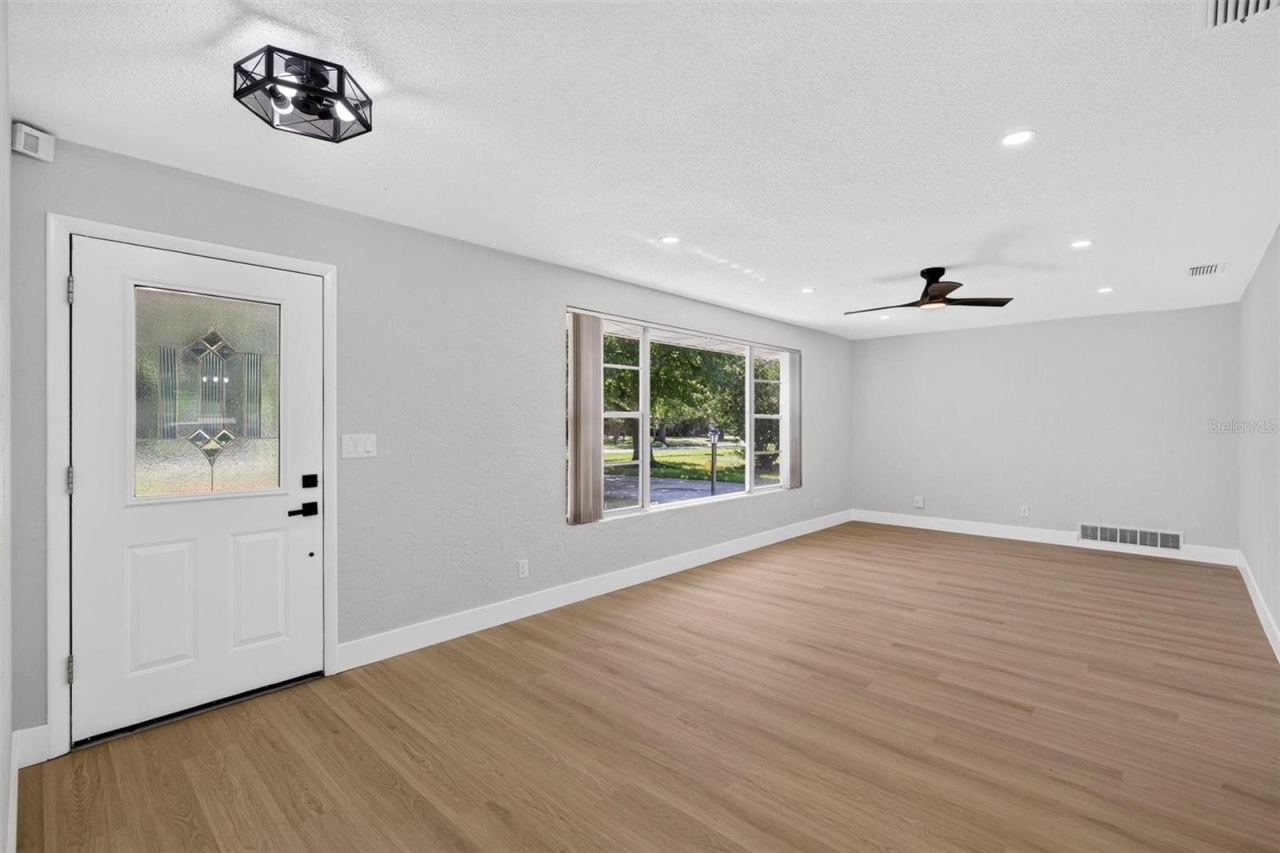 Photo 5 of 201 Melrose Ave, Ormond Beach, FL 32174