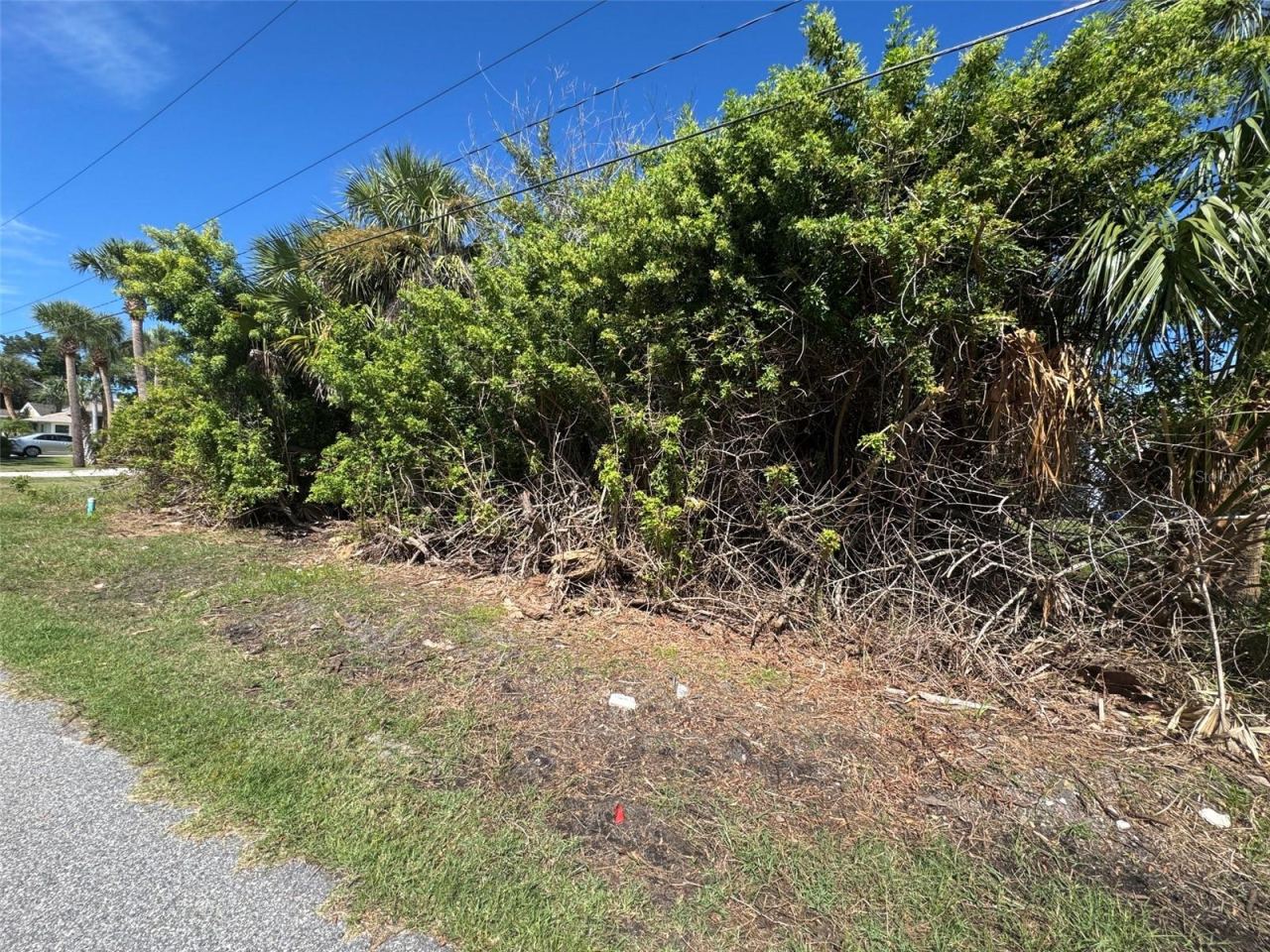 Photo 3 of 604 Cumberland Dr, Flagler Beach, FL 32136