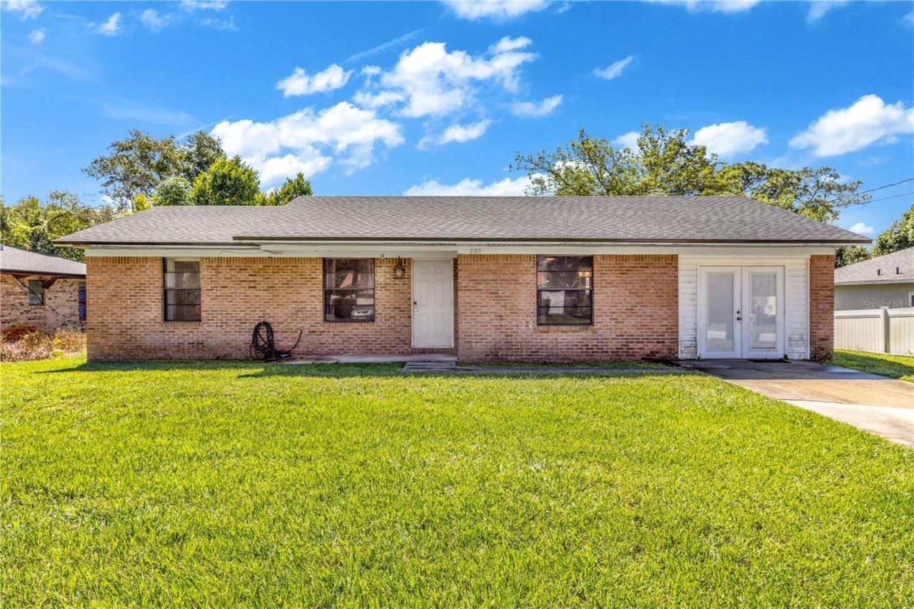 Photo 2 of 209 Delespine Dr, Debary, FL 32713